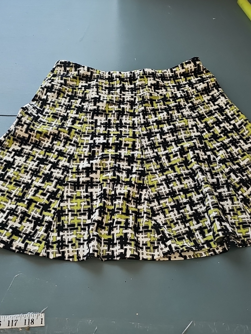 JMcLaughton Patterned A-Line Skirt in Black, White & Green.β Size XS. stretch